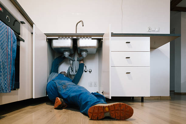 Professional Leak Detection technician working in North Fort Myers, FL